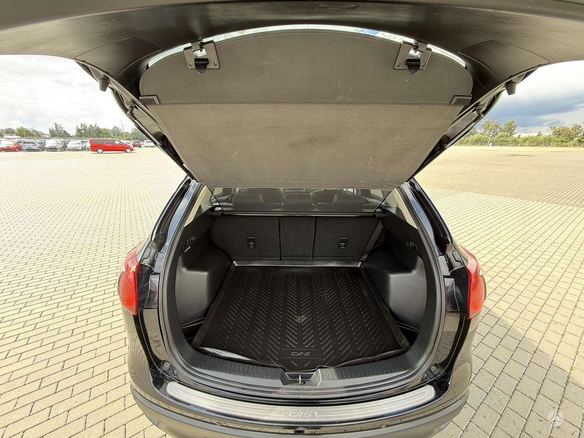 Mazda CX-5, 2.2 l., off-road / crossover