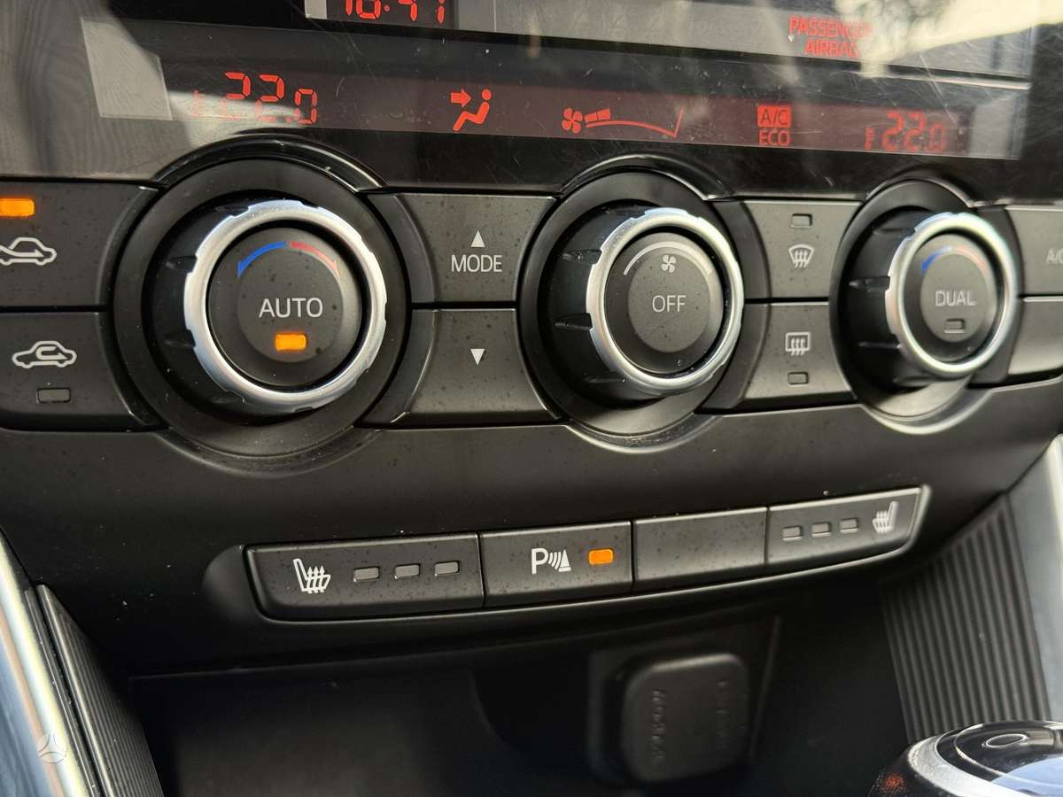 Mazda CX-5, 2.2 l., off-road / crossover