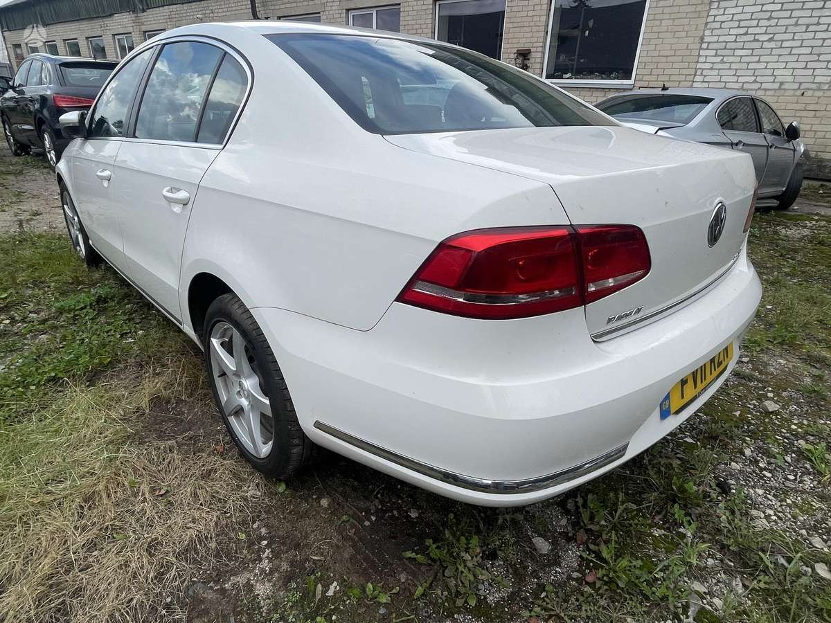 Volkswagen Passat for parts