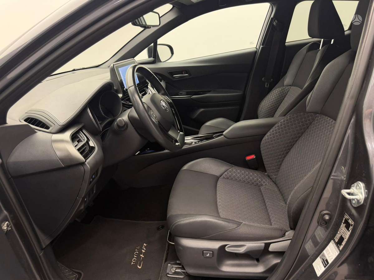 Toyota C-HR - 9
