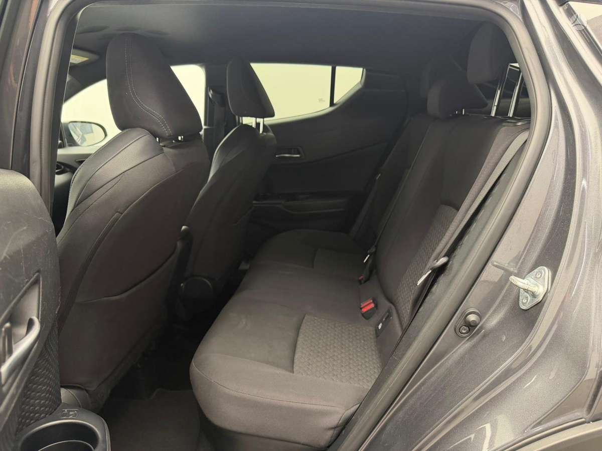 Toyota C-HR - 12