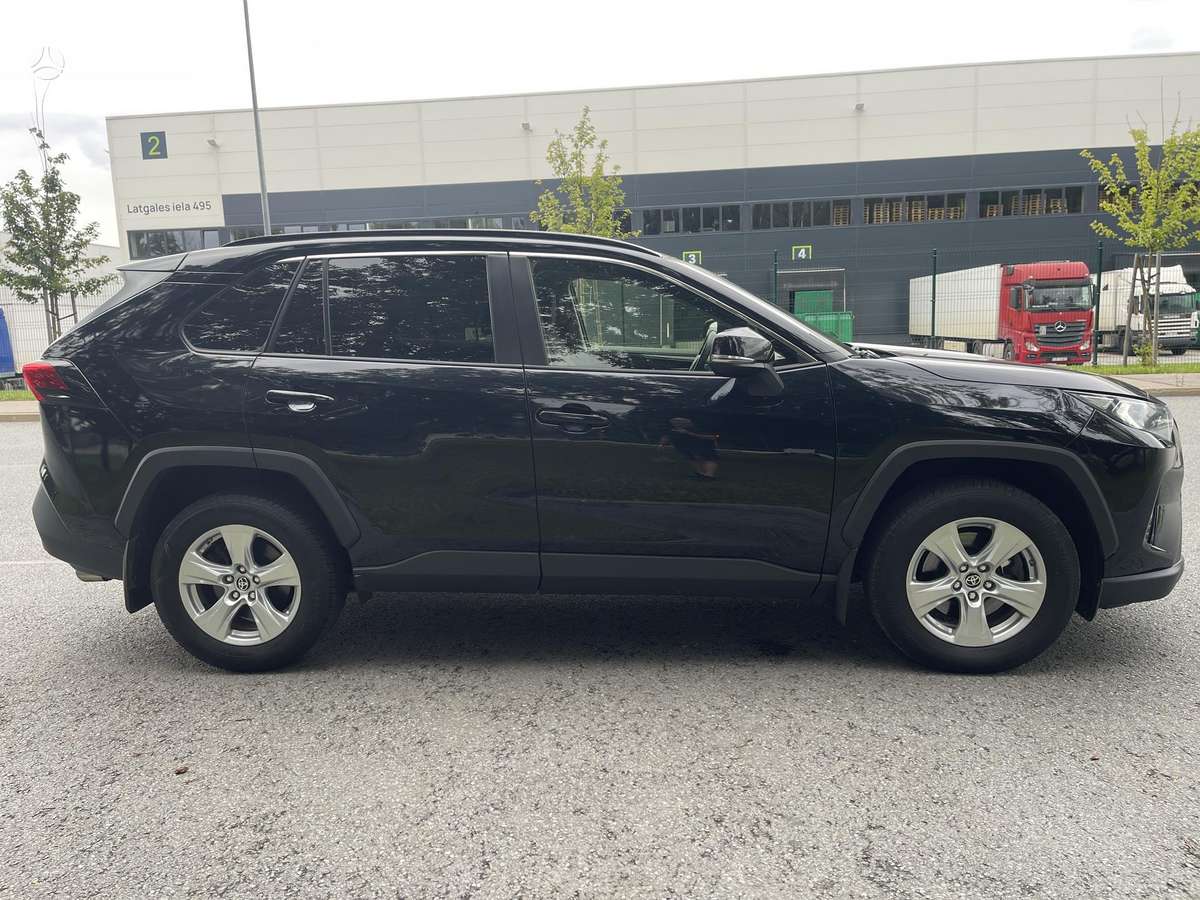 Toyota RAV4 - 4