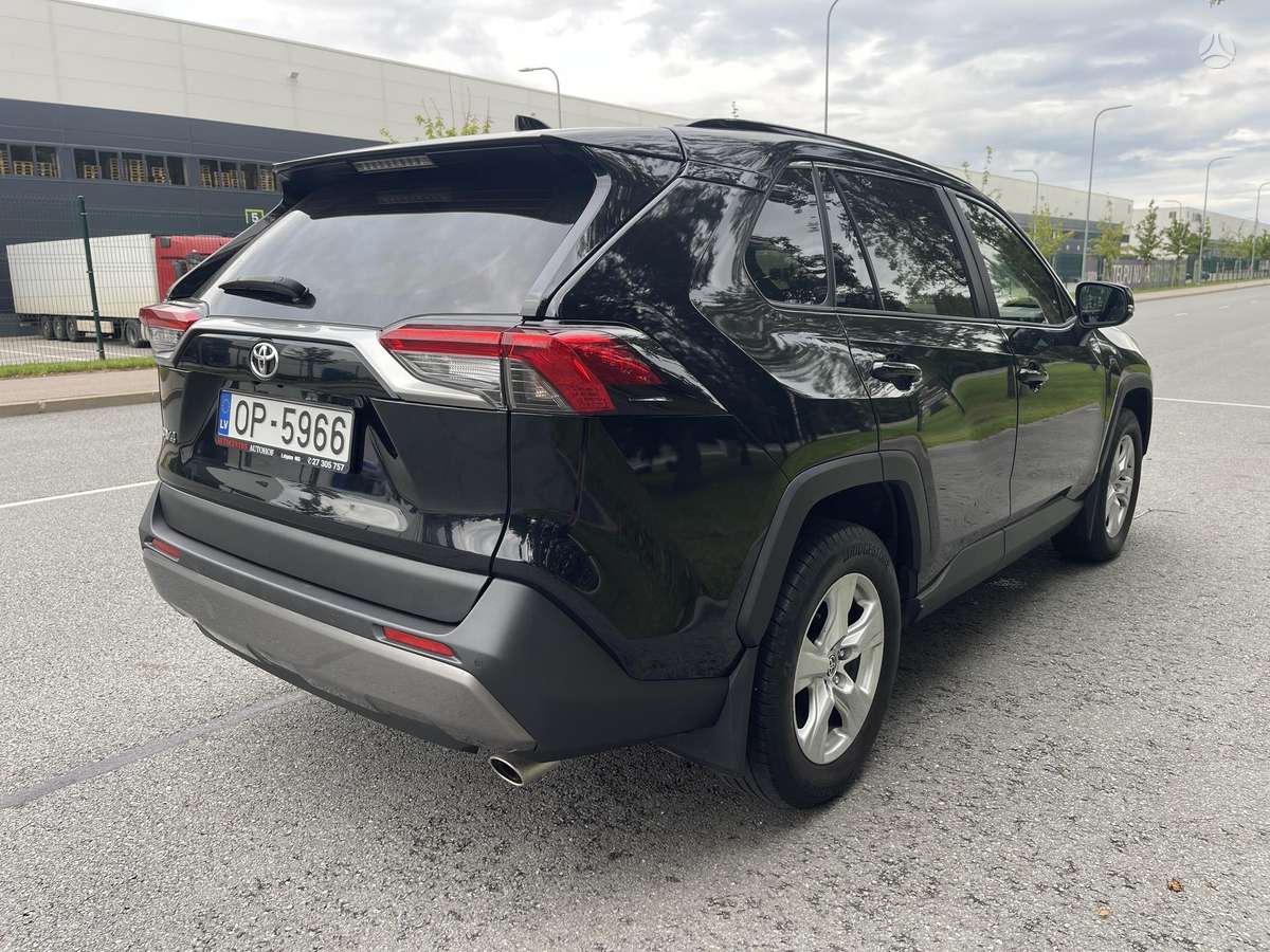 Toyota RAV4 - 5