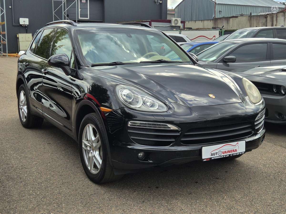 Porsche Cayenne - 1