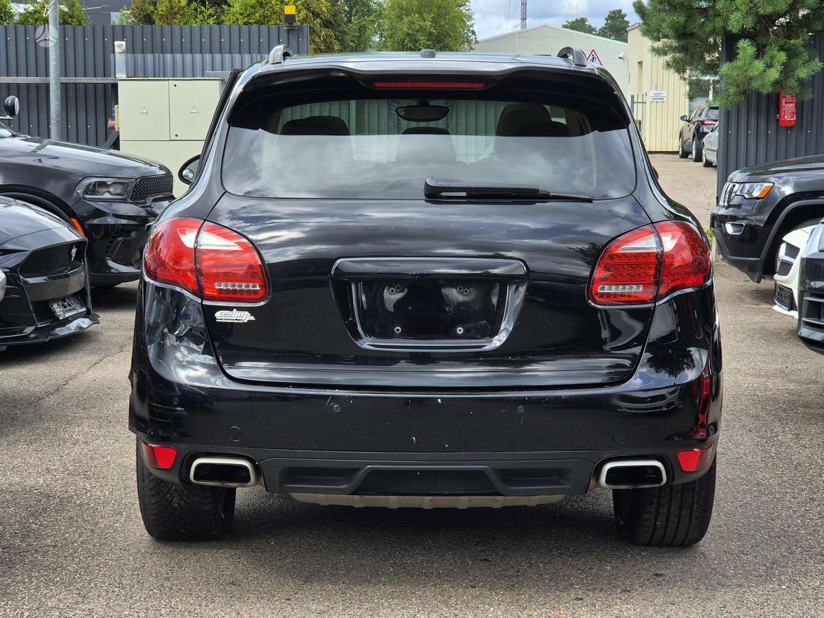 Porsche Cayenne - 5