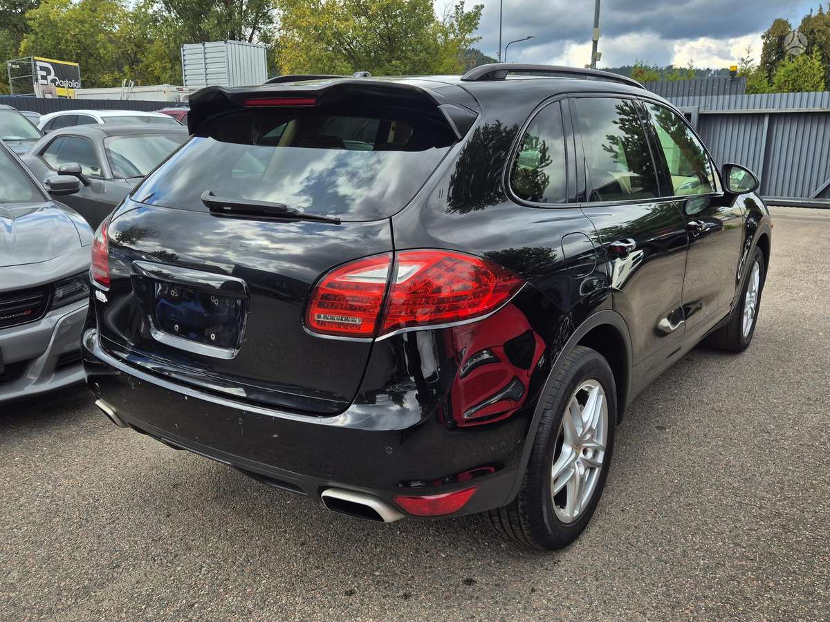 Porsche Cayenne - 6