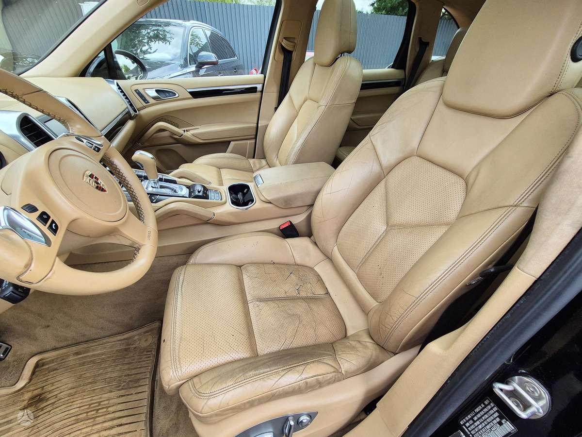 Porsche Cayenne - 9