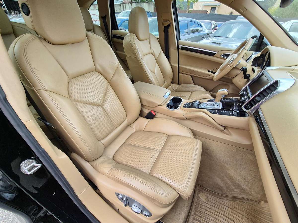 Porsche Cayenne - 11