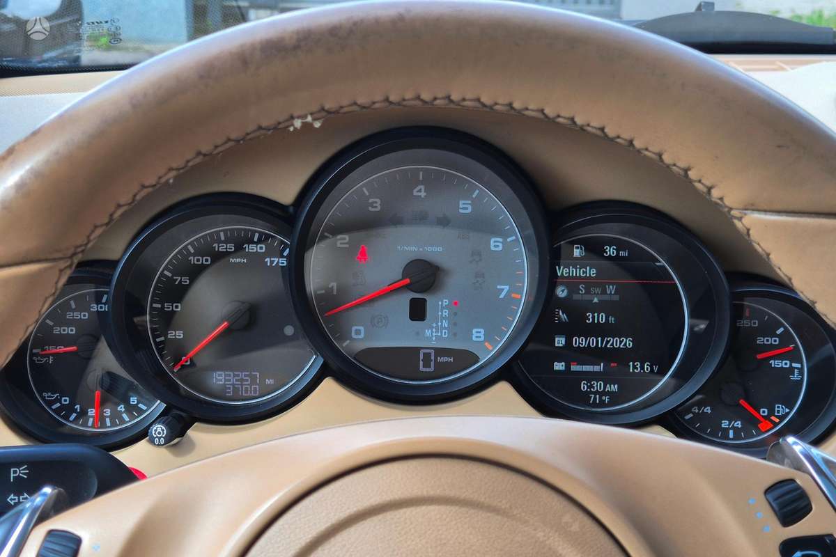 Porsche Cayenne - 8