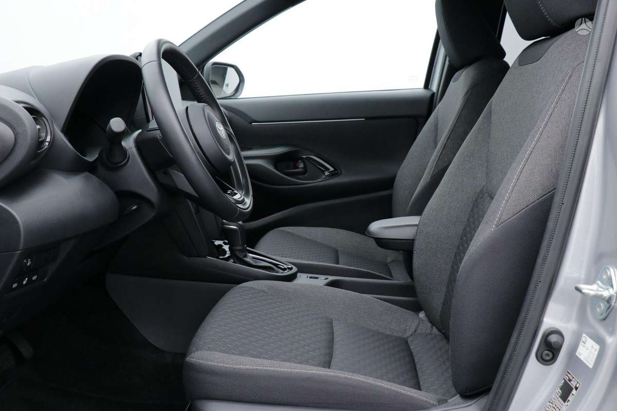 Toyota Yaris Cross - 12