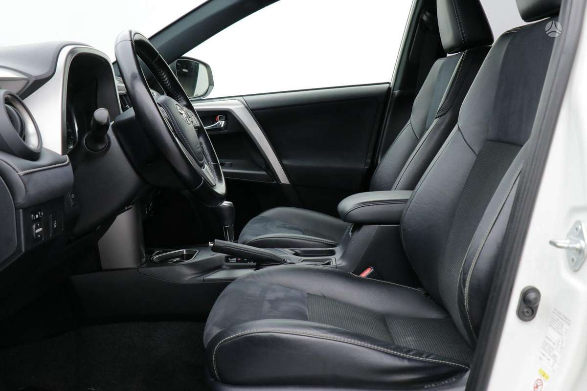 Toyota RAV4 - 11