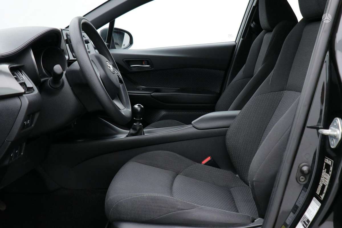 Toyota C-HR - 12