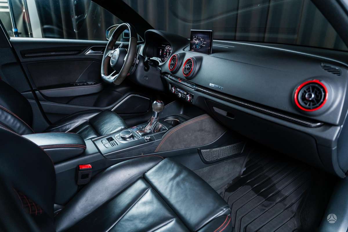 Audi RS 3, 2.5 l., Хэтчбек