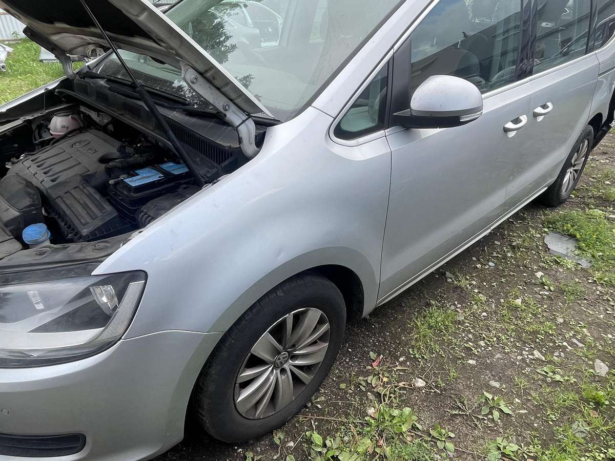 Volkswagen Sharan for parts