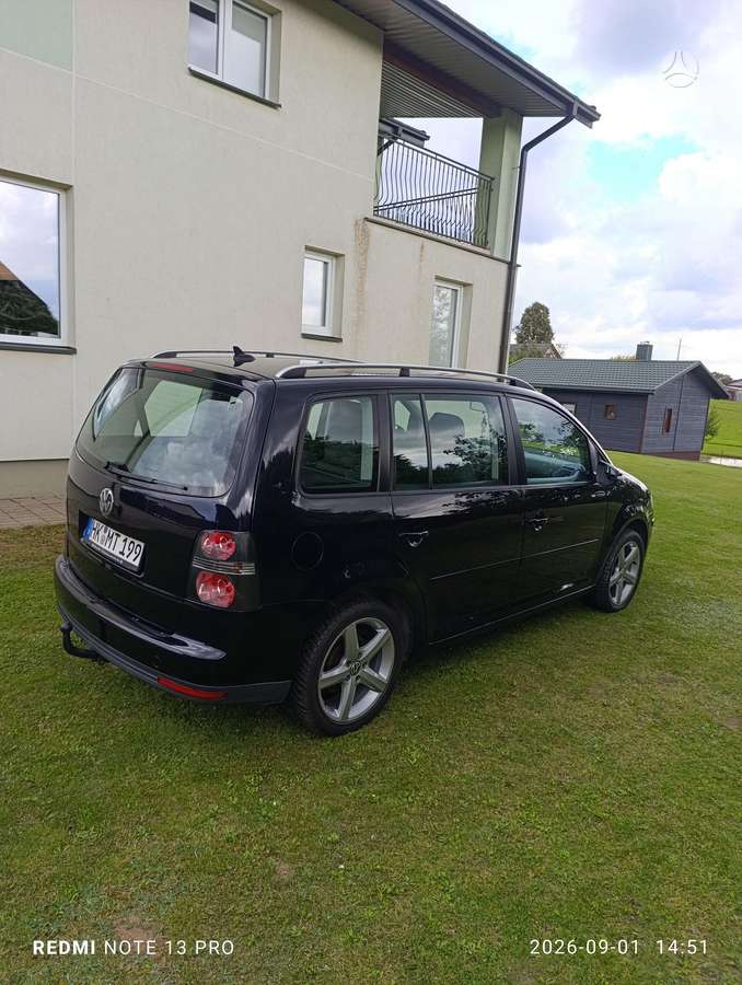 Volkswagen Touran - 4