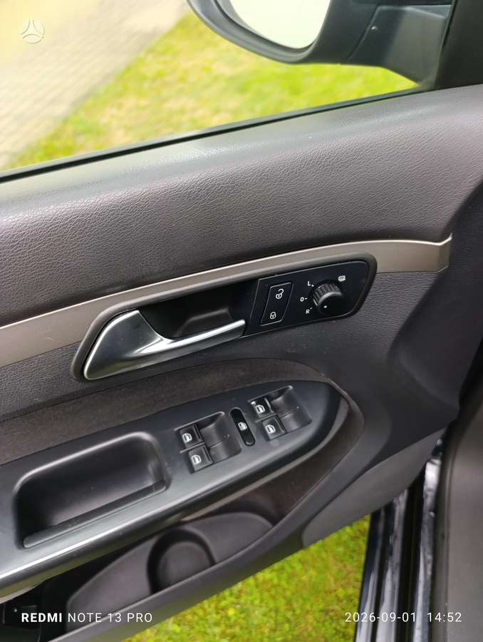 Volkswagen Touran - 9