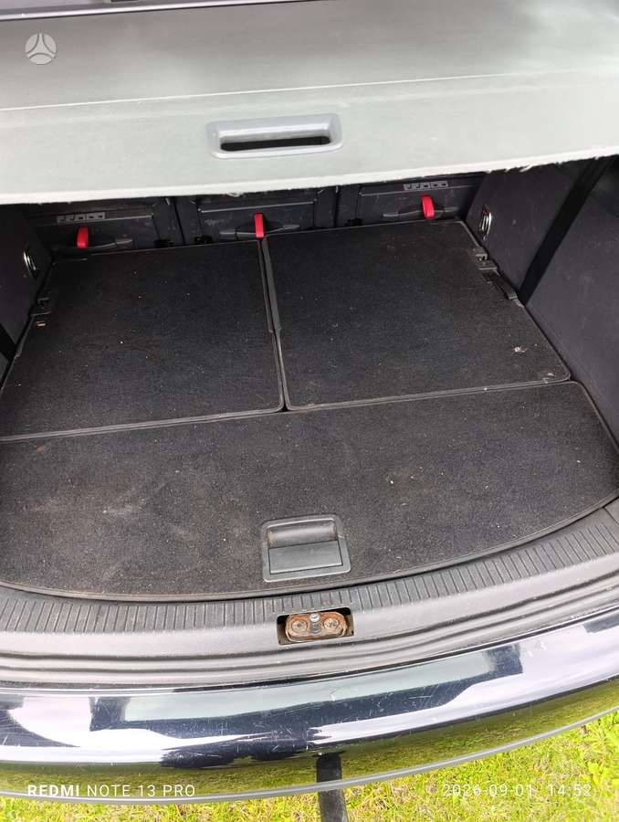 Volkswagen Touran - 10