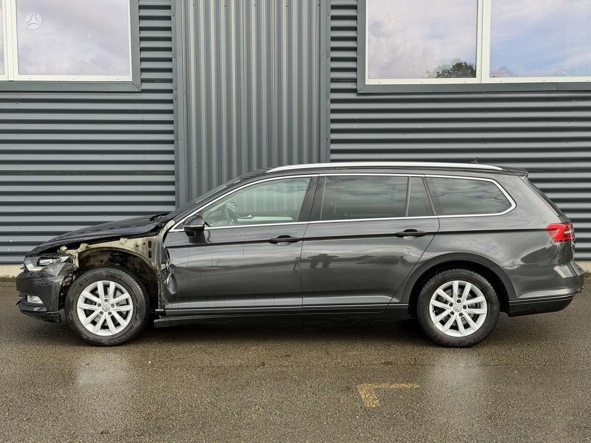 Volkswagen Passat - 4