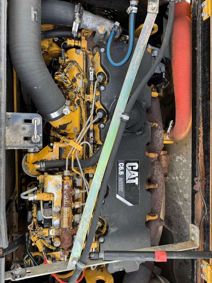 Caterpillar M316D, ekskavatoriai