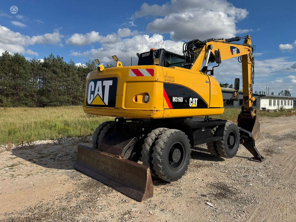 Caterpillar M316D, ekskavatoriai