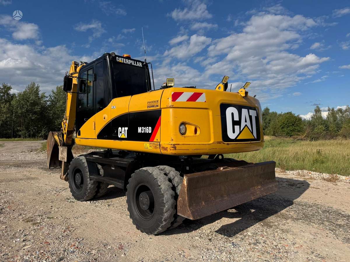Caterpillar M316D, ekskavatoriai