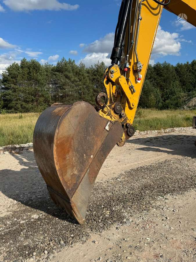 Caterpillar M316D, ekskavatoriai