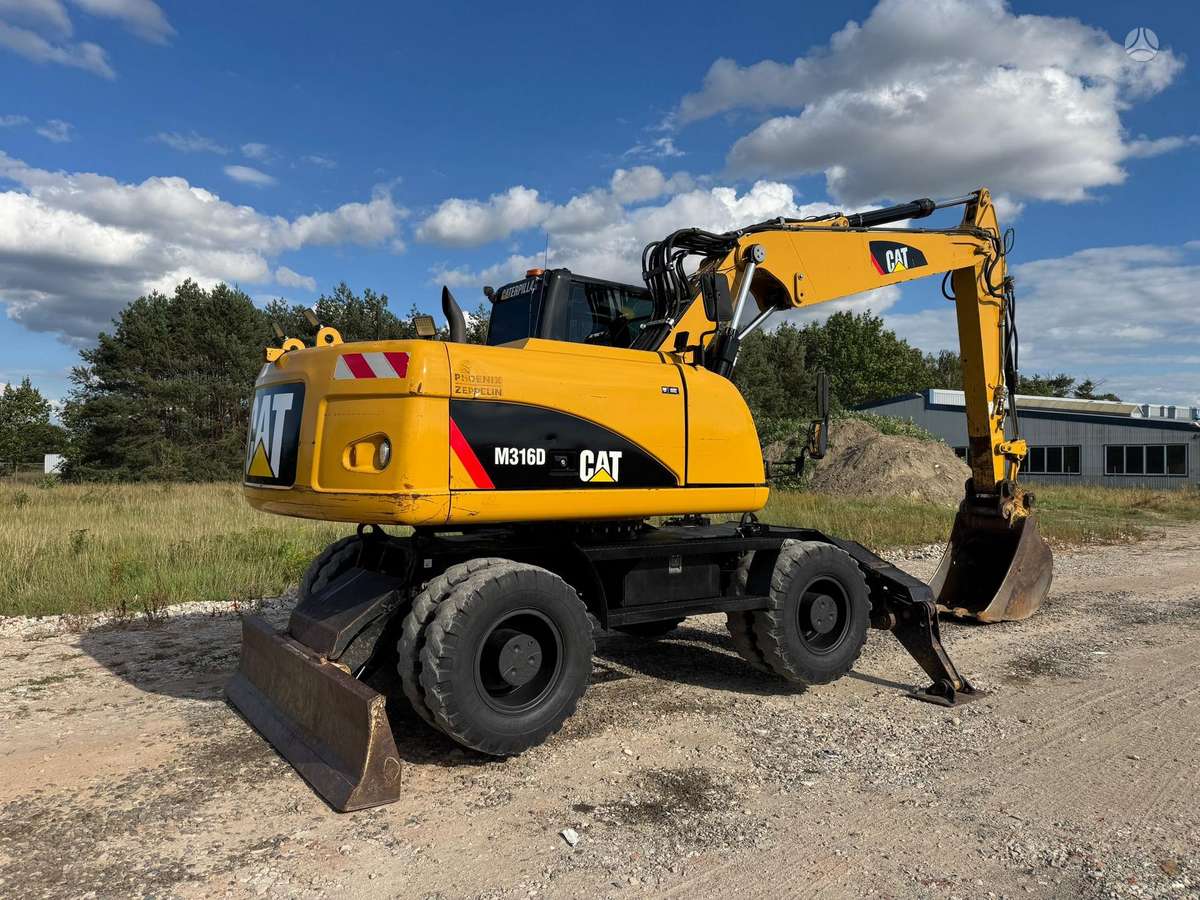 Caterpillar M316D, ekskavatoriai