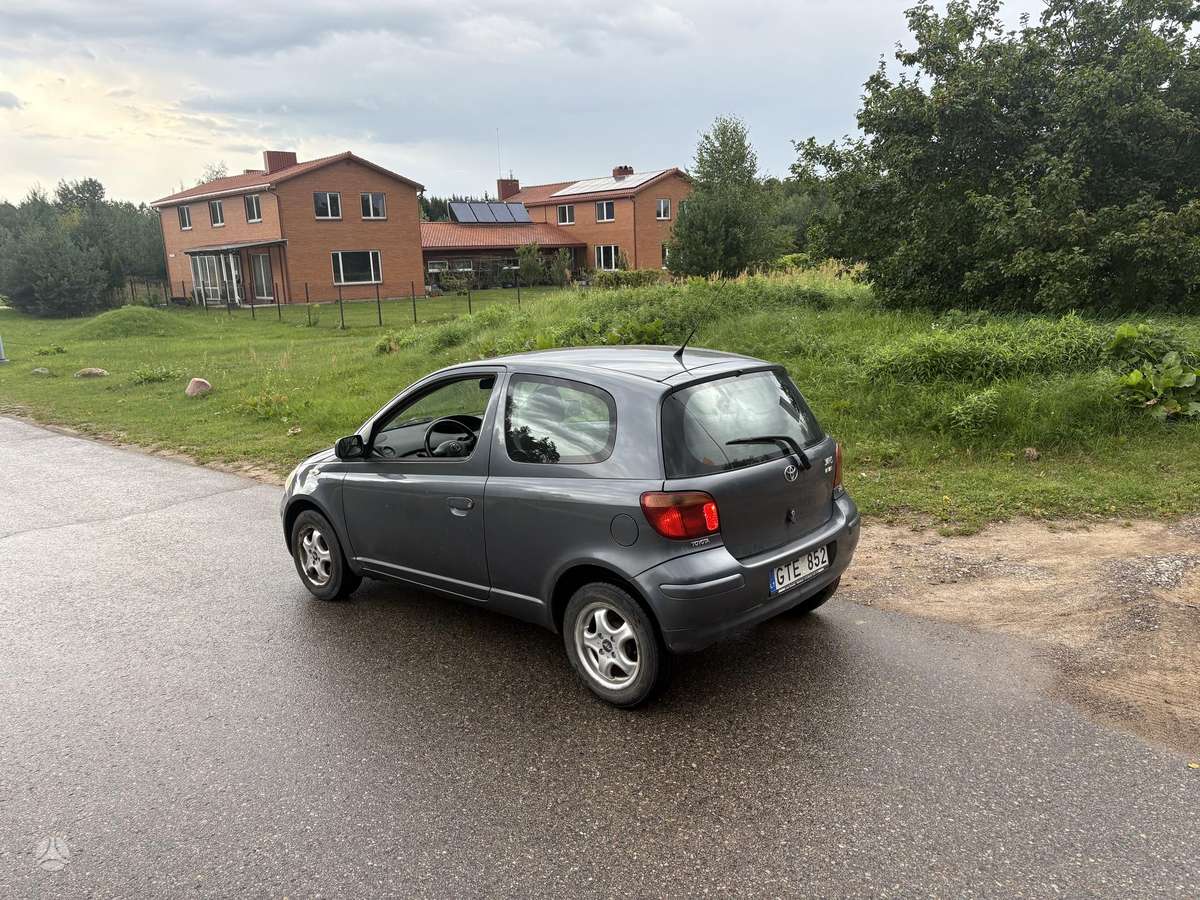 Toyota Yaris - 2