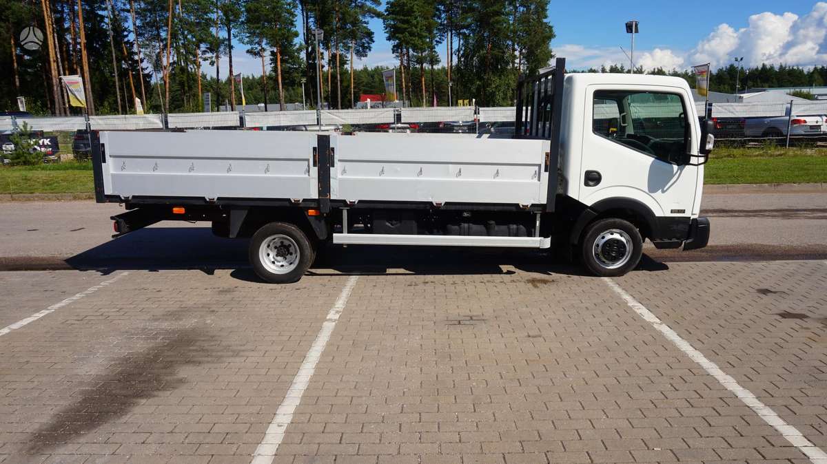 Nissan Cabstar, bortu