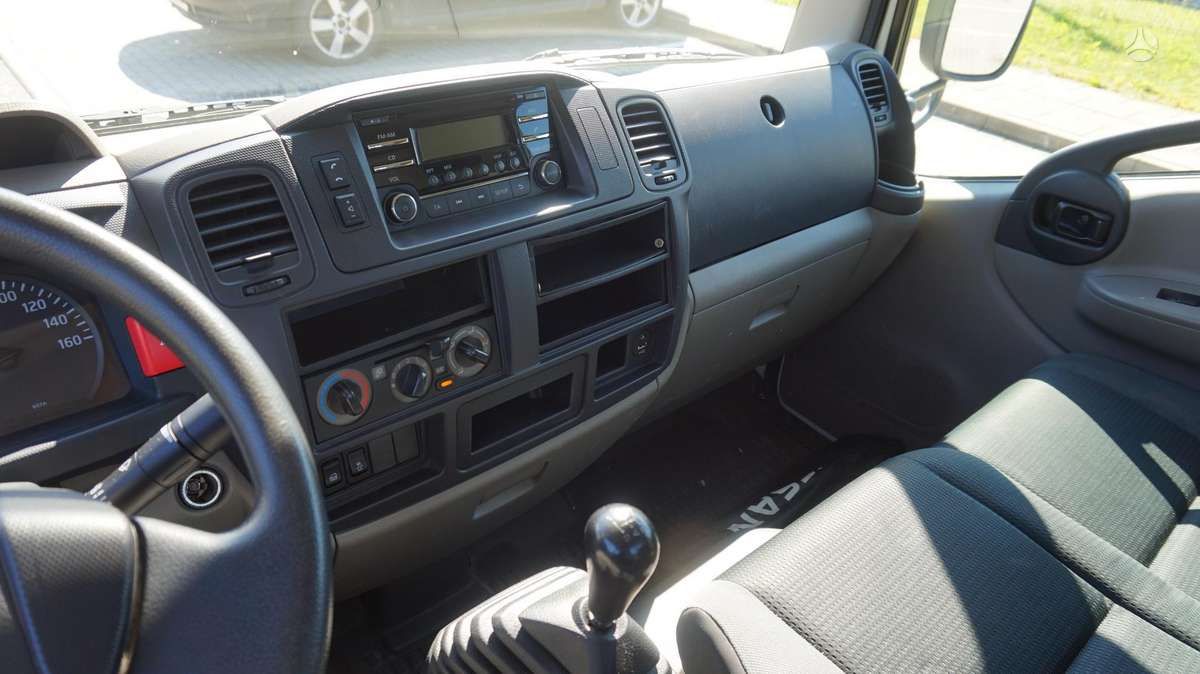 Nissan Cabstar, dropside trucks