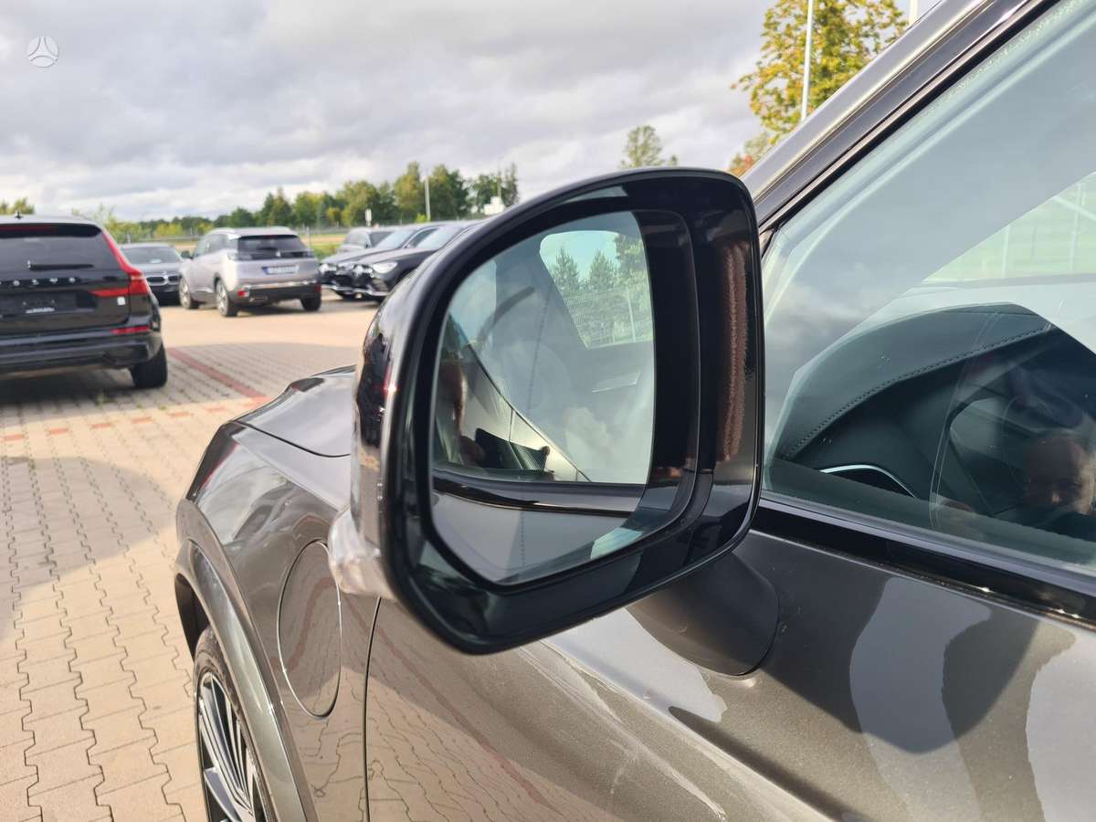 Volvo XC90 - 12