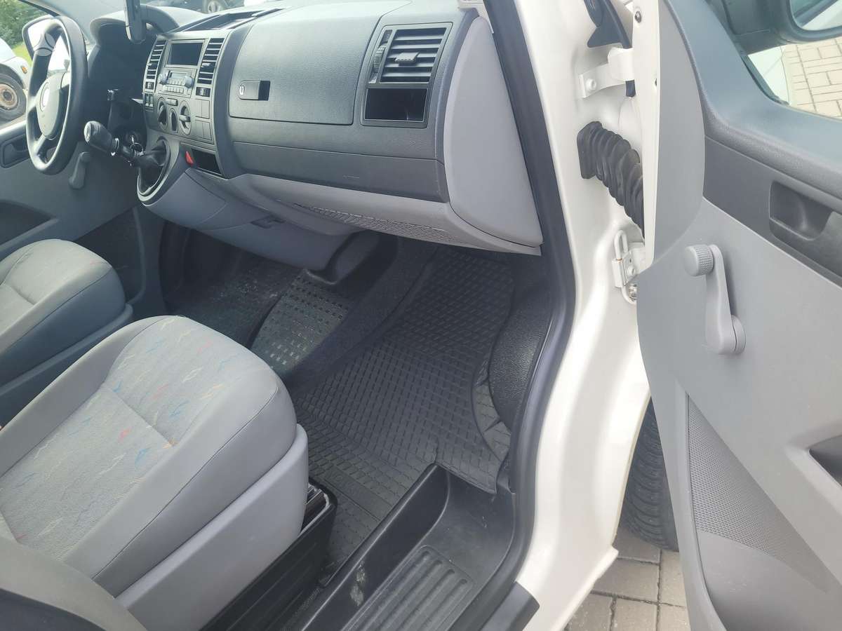 Volkswagen Transporter - 9