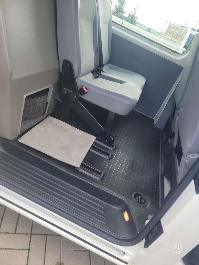 Volkswagen Transporter - 11