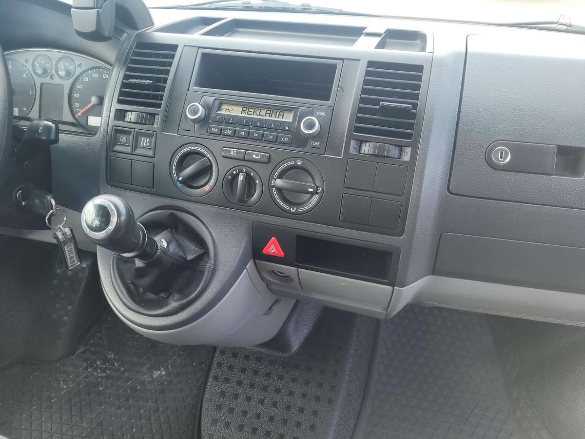 Volkswagen Transporter - 12