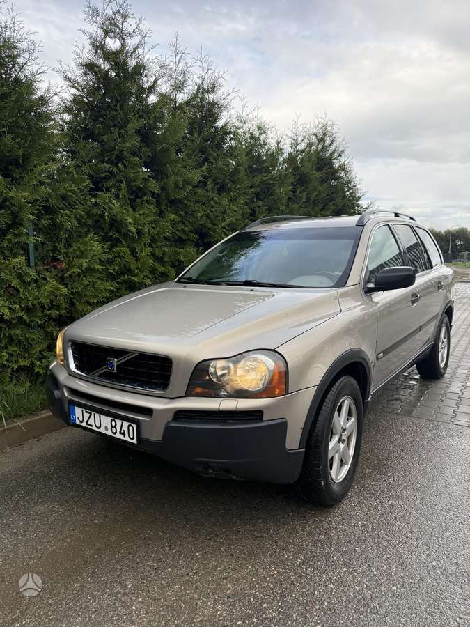 Volvo XC90 - 1