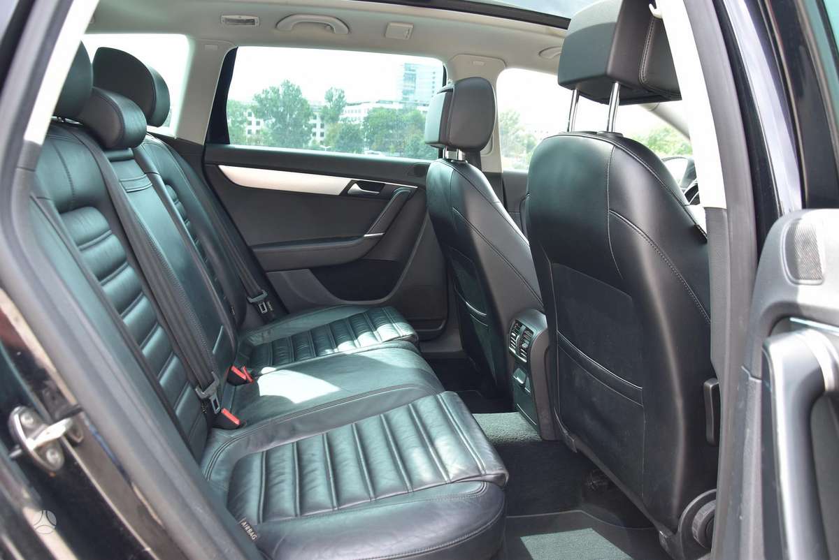 Volkswagen Passat - 12