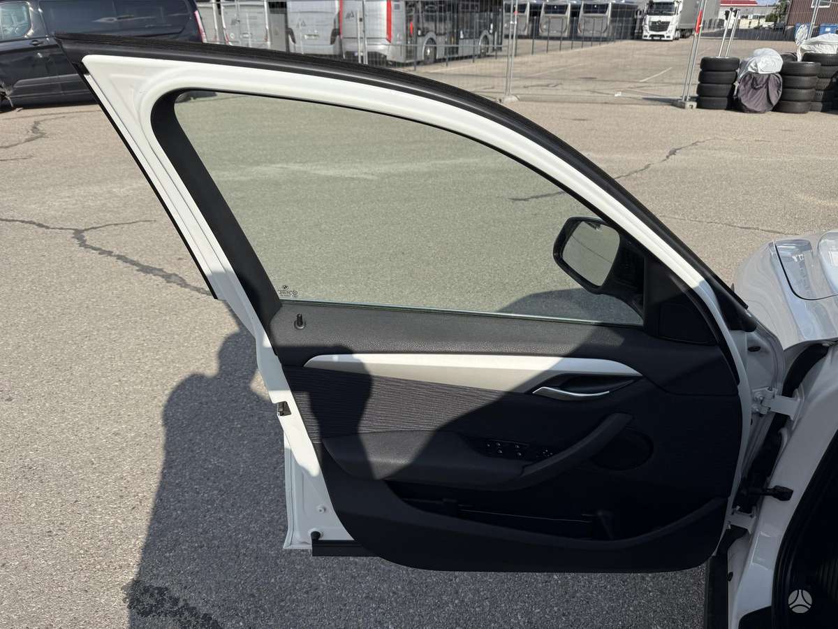 BMW X1, 2.0 l., hatchback
