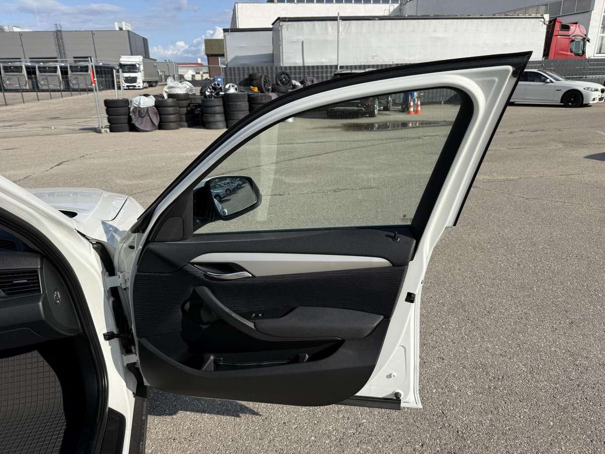 BMW X1, 2.0 l., Хэтчбек