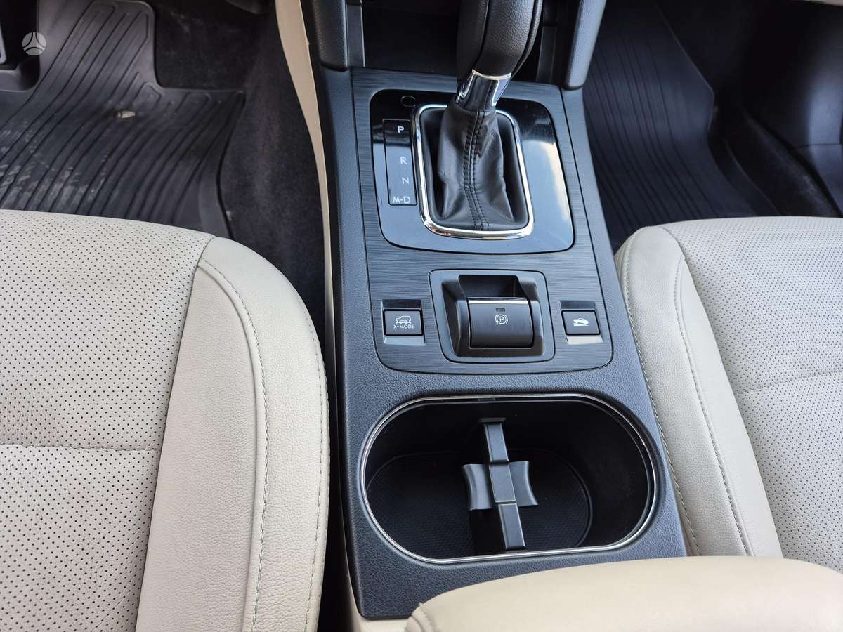 Subaru Outback, 2.0 l., off-road / crossover