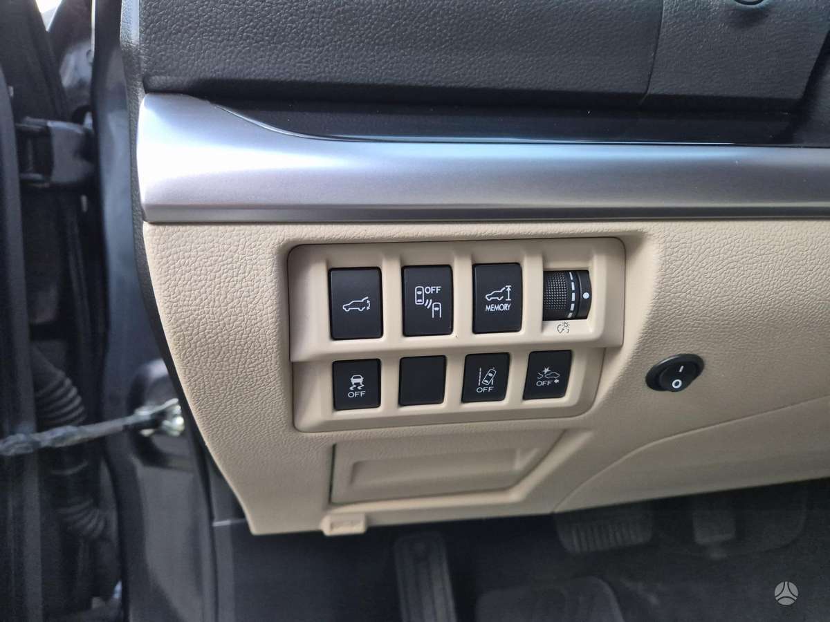 Subaru Outback, 2.0 l., off-road / crossover