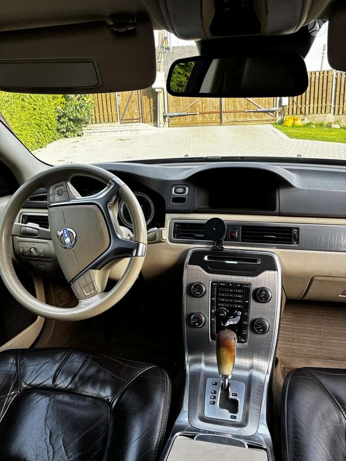 Volvo XC70 - 1