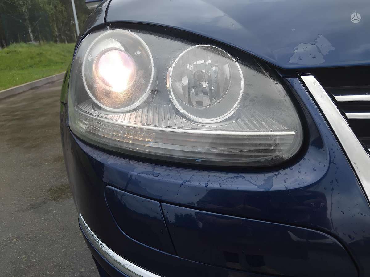 Volkswagen Golf - 2
