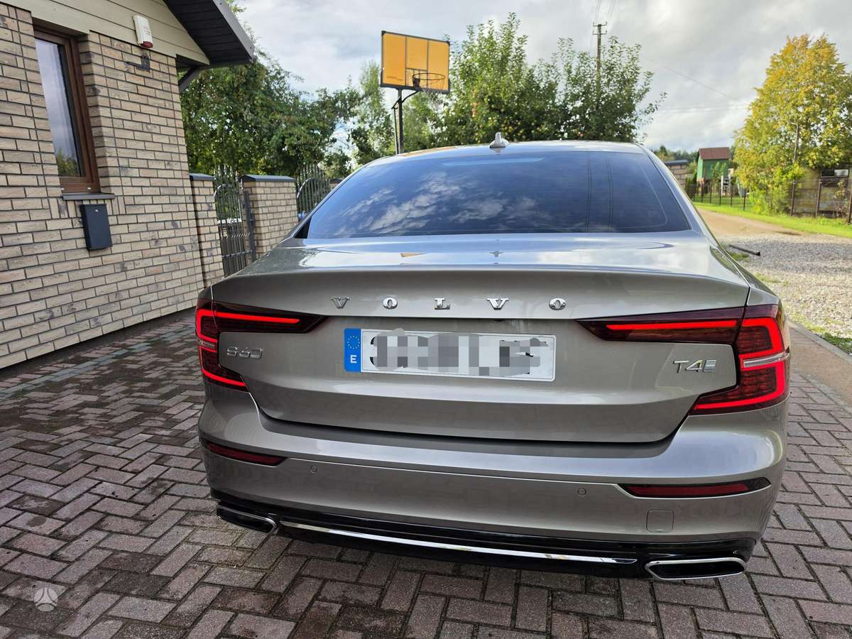 Volvo S60, 2.0 l., Седан