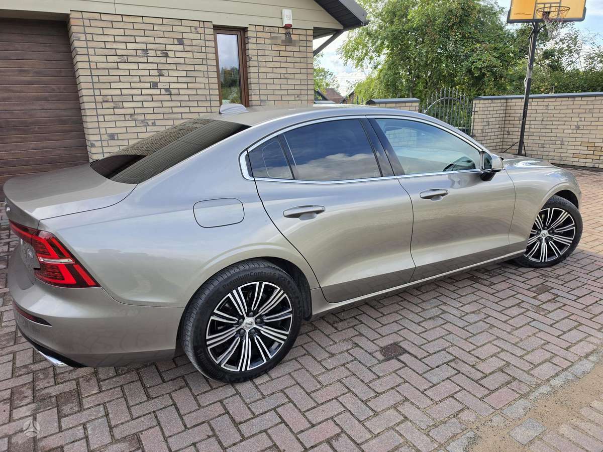 Volvo S60, 2.0 l., Седан