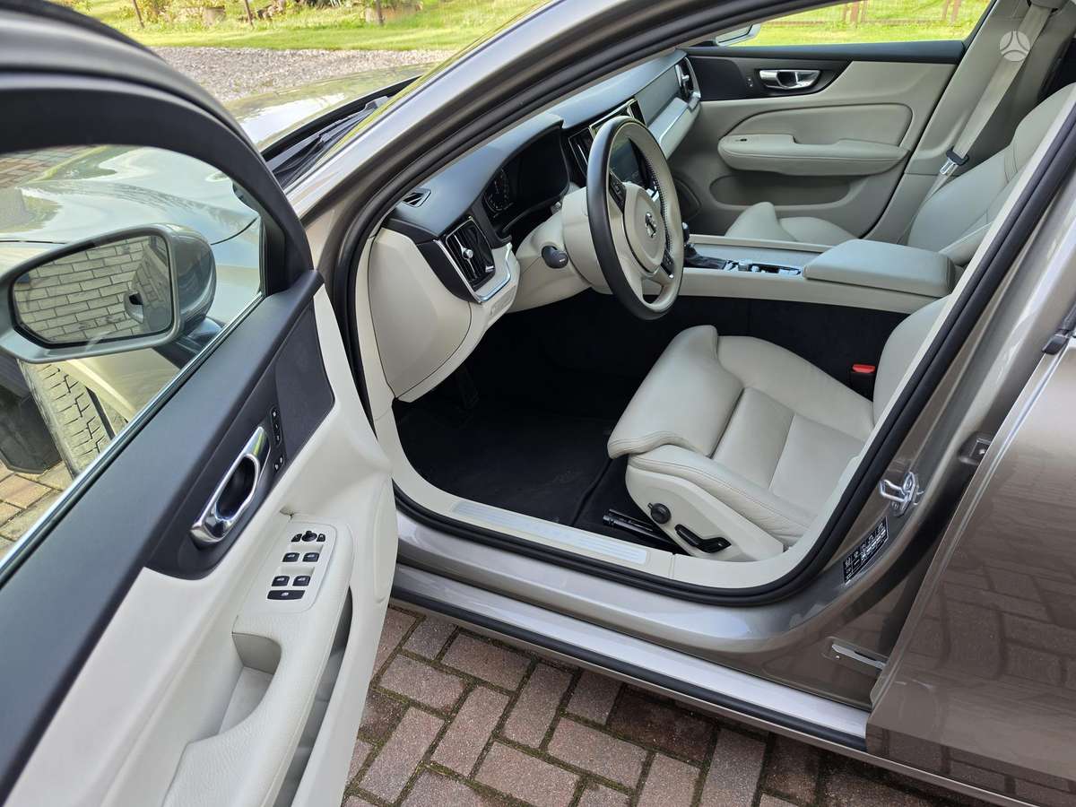 Volvo S60, 2.0 l., Седан