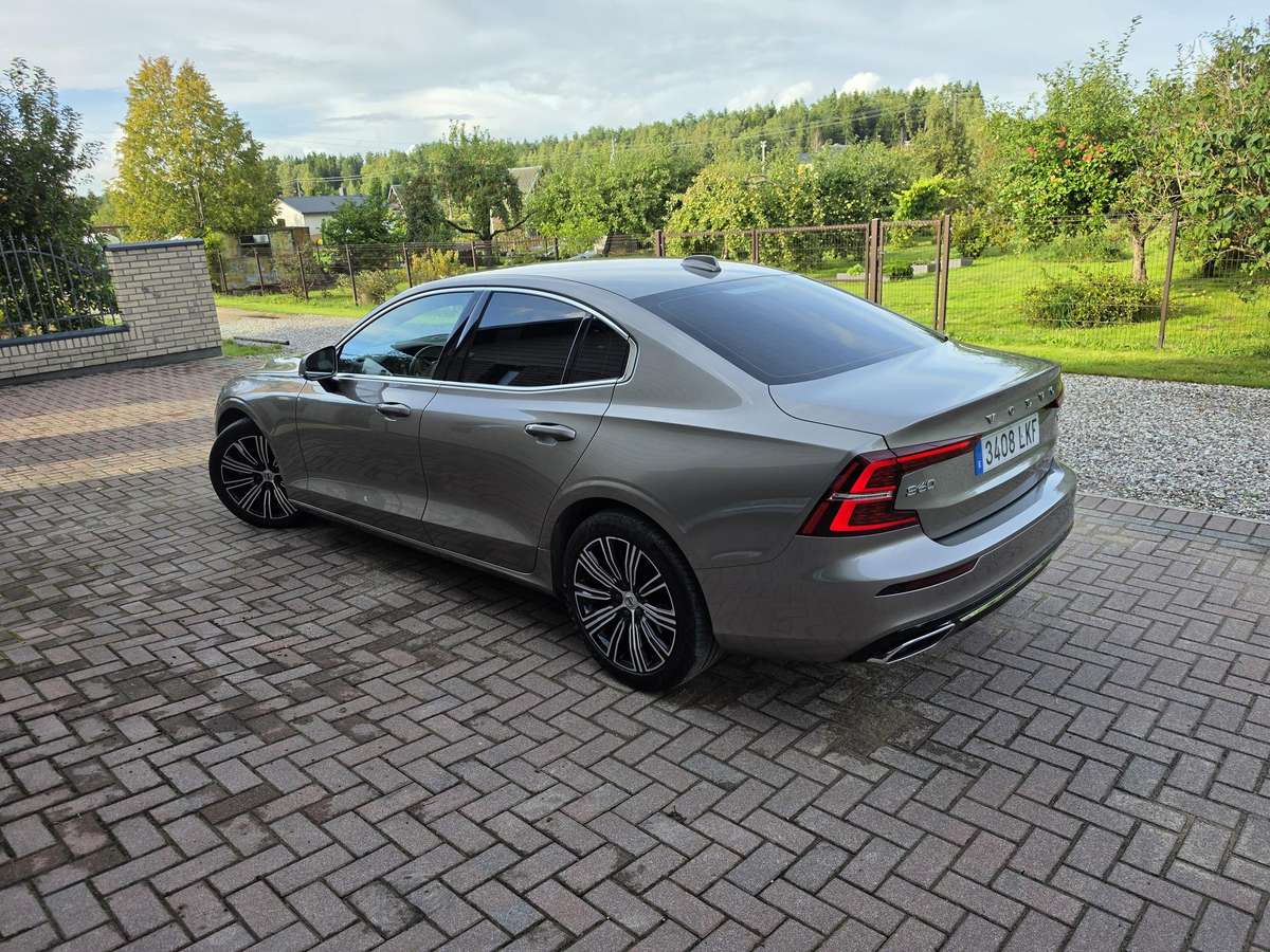 Volvo S60, 2.0 l., Седан