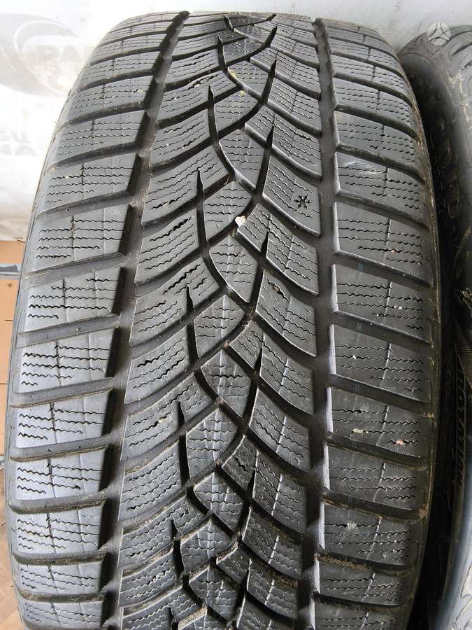 Goodyear Ultra grip Performance, winter 225/45 R18