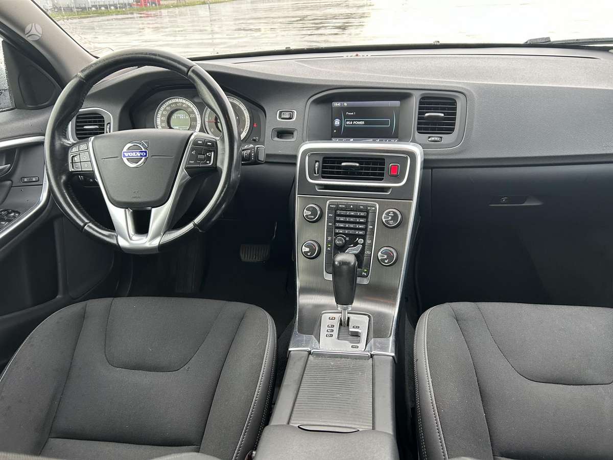 Volvo S60, 2.0 l., Седан