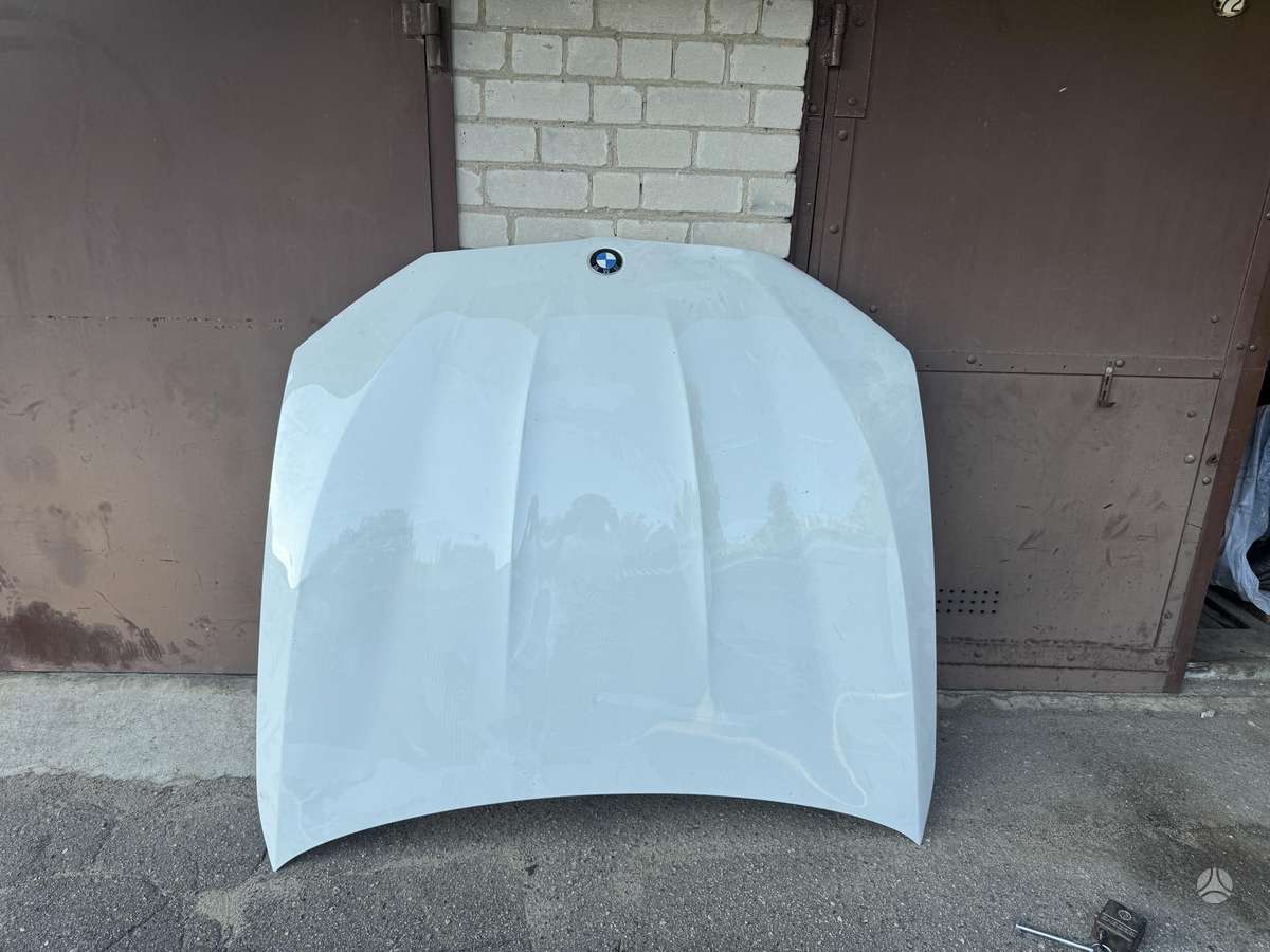 BMW M5 body parts
