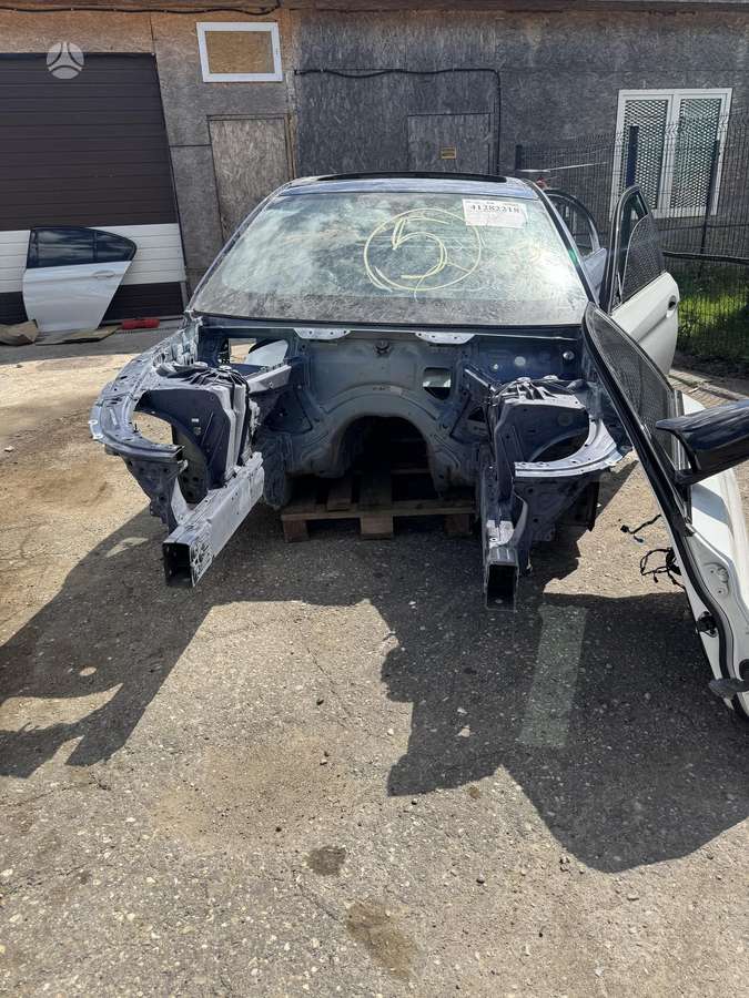 BMW M5 body parts